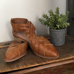 Mi.iM - Roosevelt Braided Flat - Camel size 10